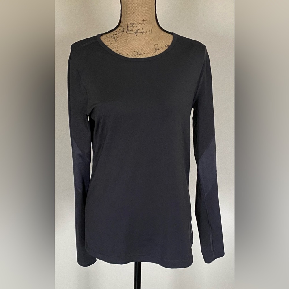 Gap Body Fit Women's charcoal gray Long Sleeve Athletic Top, Sz M